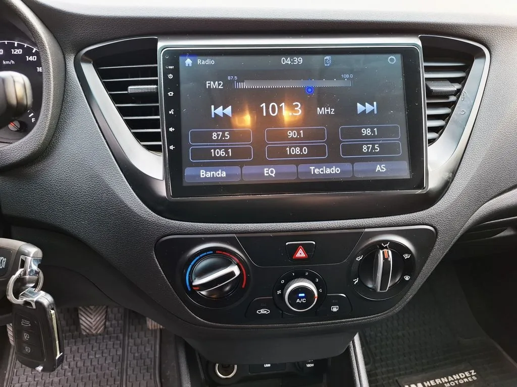 Hyundai Accent 1.4 Hci Plus 4x2 Mt 4p año 2022
