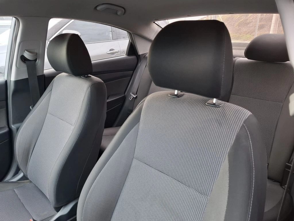 Hyundai Accent 1.4 Hci Plus 4x2 Mt 4p año 2022