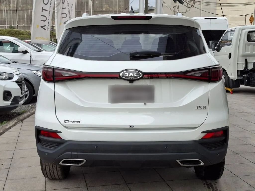 JAC Js8 1.5 Comfort Ce 4x2 6mt 5p año 2026