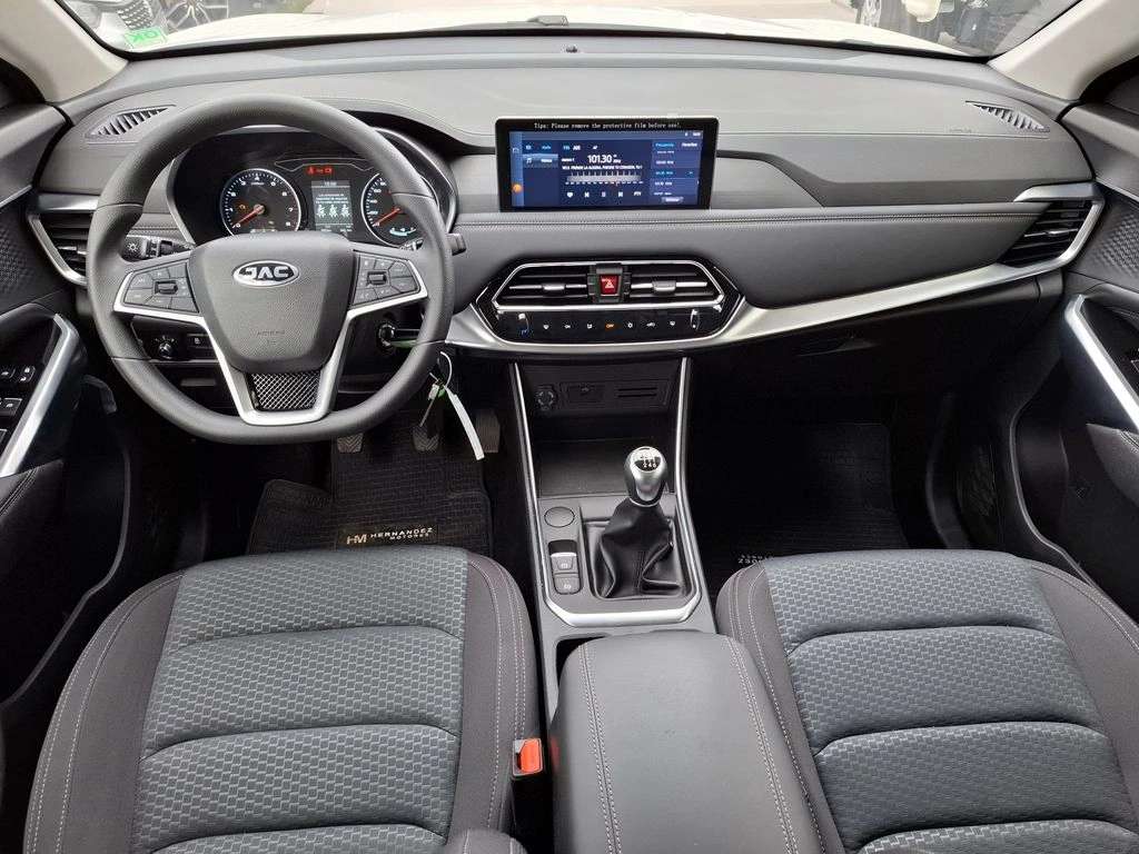 JAC Js8 1.5 Comfort Ce 4x2 6mt 5p año 2026