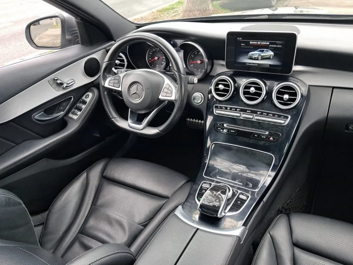 Mercedes-Benz C300 2.0 At año 2018