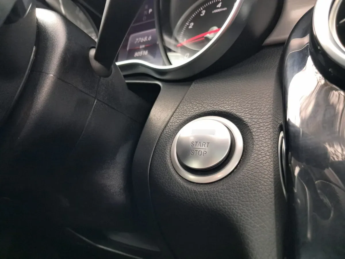 Mercedes-Benz C300 2.0 At año 2018