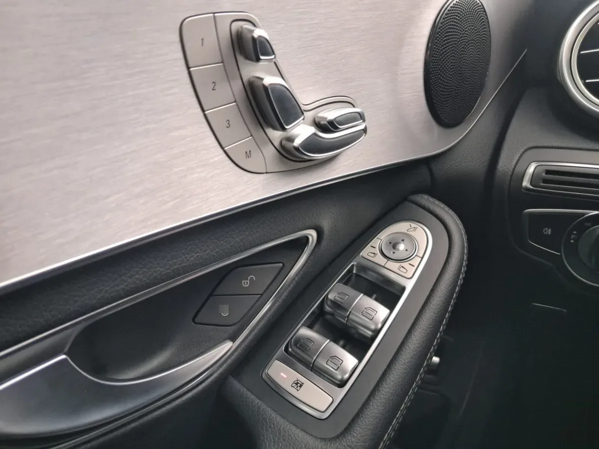 Mercedes-Benz C300 2.0 At año 2018