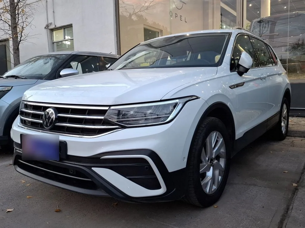 Volkswagen Tiguan 1.4 Tsi Comfortline At año 2025