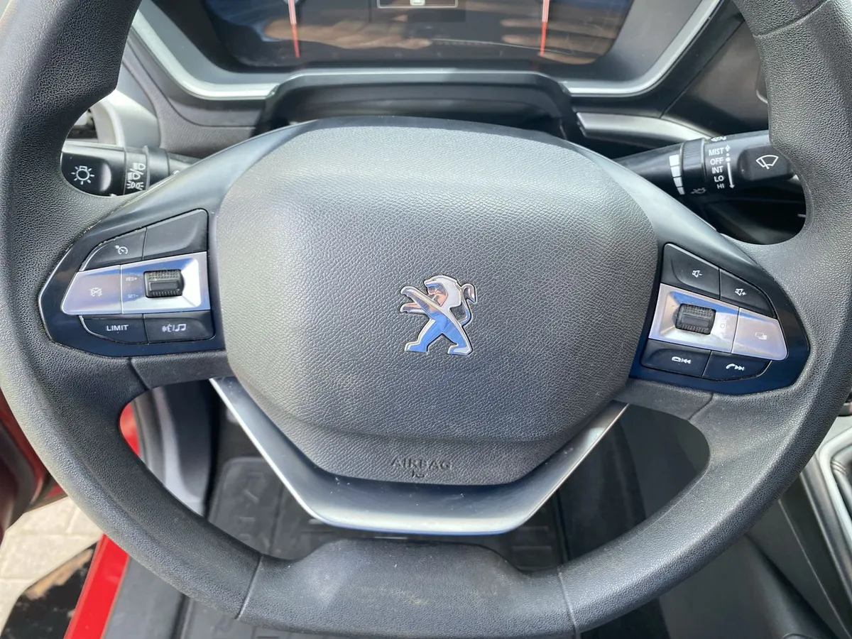Peugeot Landtrek 1.9 Active Hdi Diesel 4x4 150 Hp Mt 4p año 2022