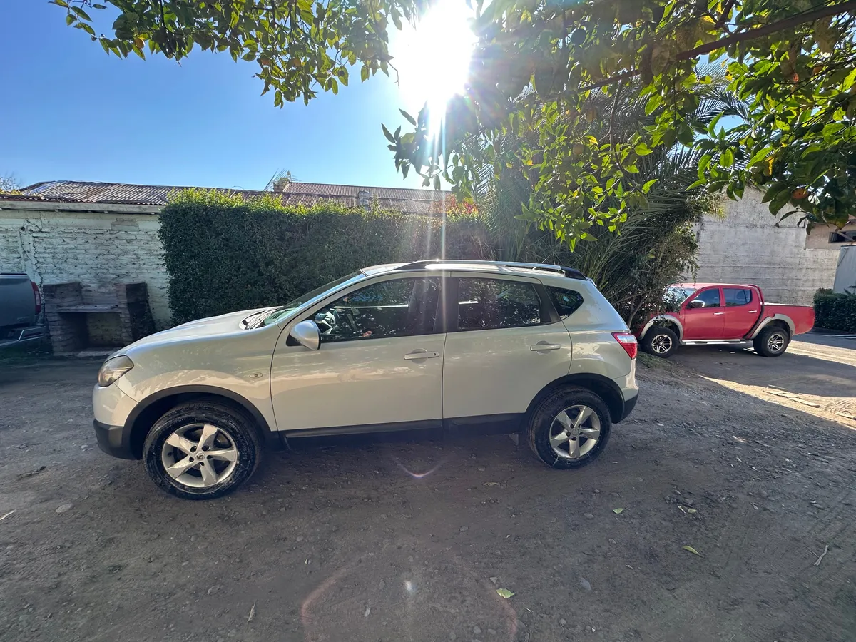 NISSAN QASHQAI 2.0 Ee Mt 4x2 año 2013