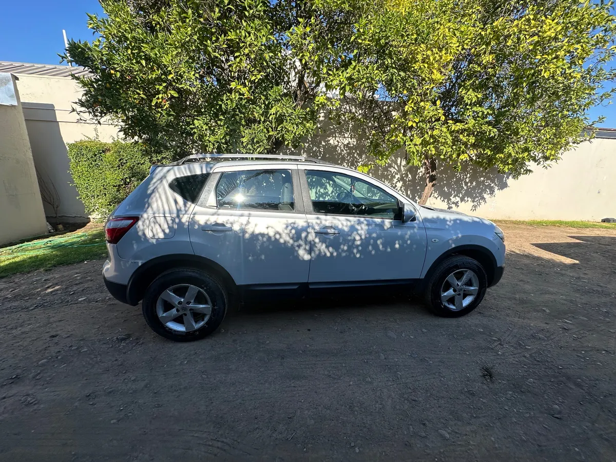 NISSAN QASHQAI 2.0 Ee Mt 4x2 año 2013