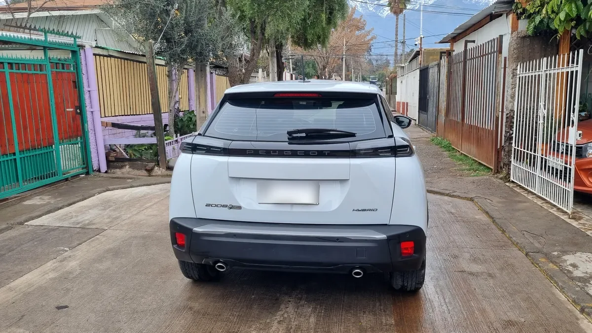 PEUGEOT 2008 1.2 Allure Mhev 136 At Hirbido año 2026