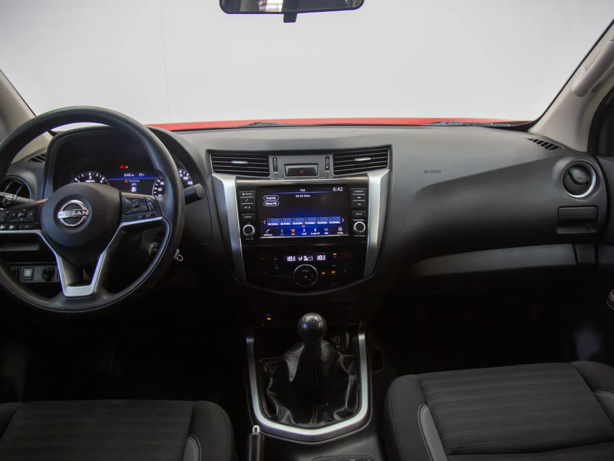 Nissan Navara Xe 4x2 2.3 Mt año 2024