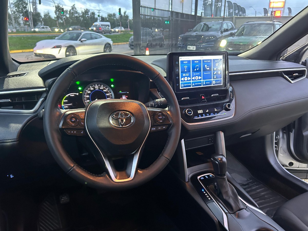 Toyota Corolla Cross Cvt Hev 1.8 año 2024
