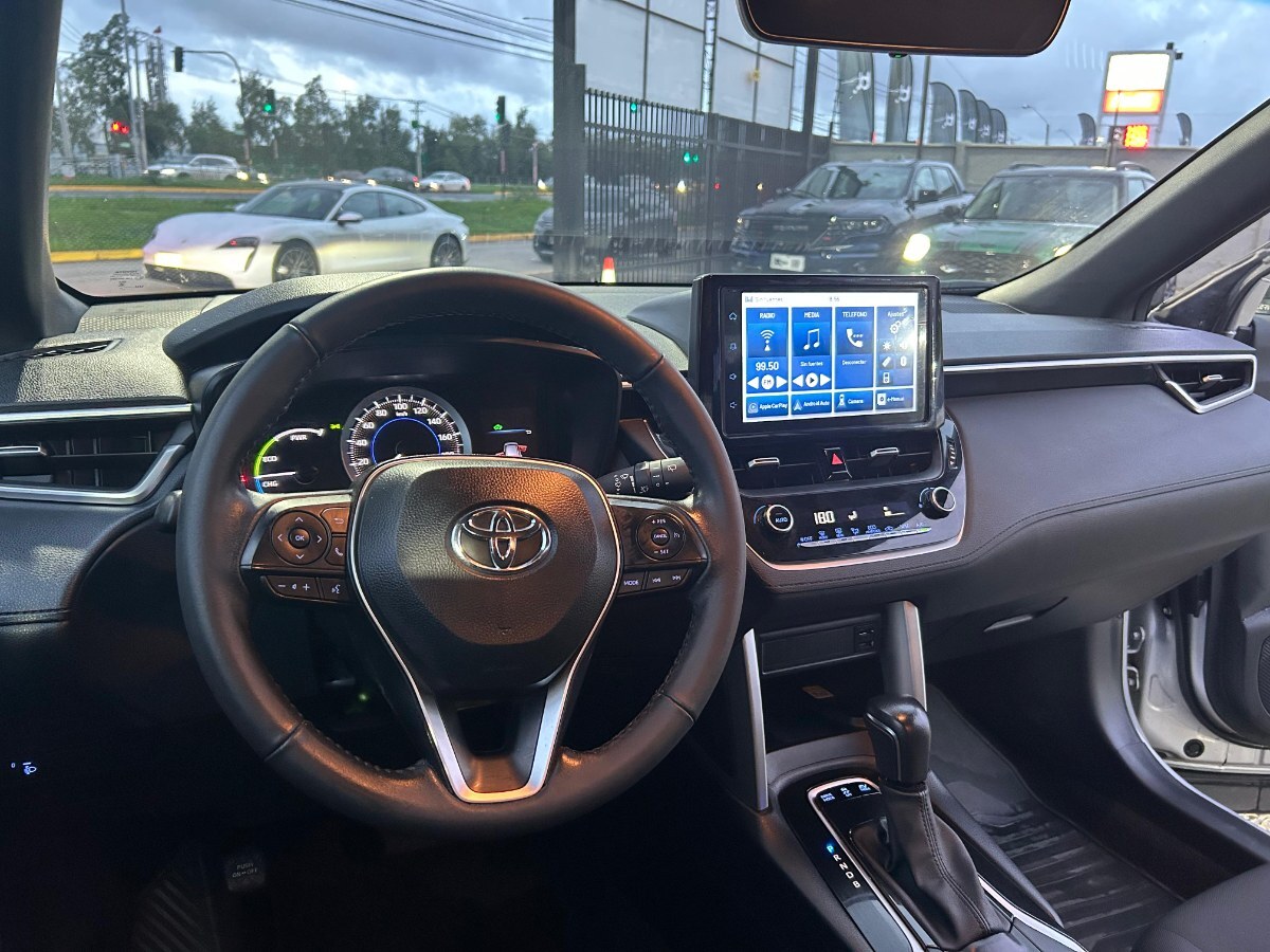 Toyota Corolla Cross Cvt Hev 1.8 año 2024