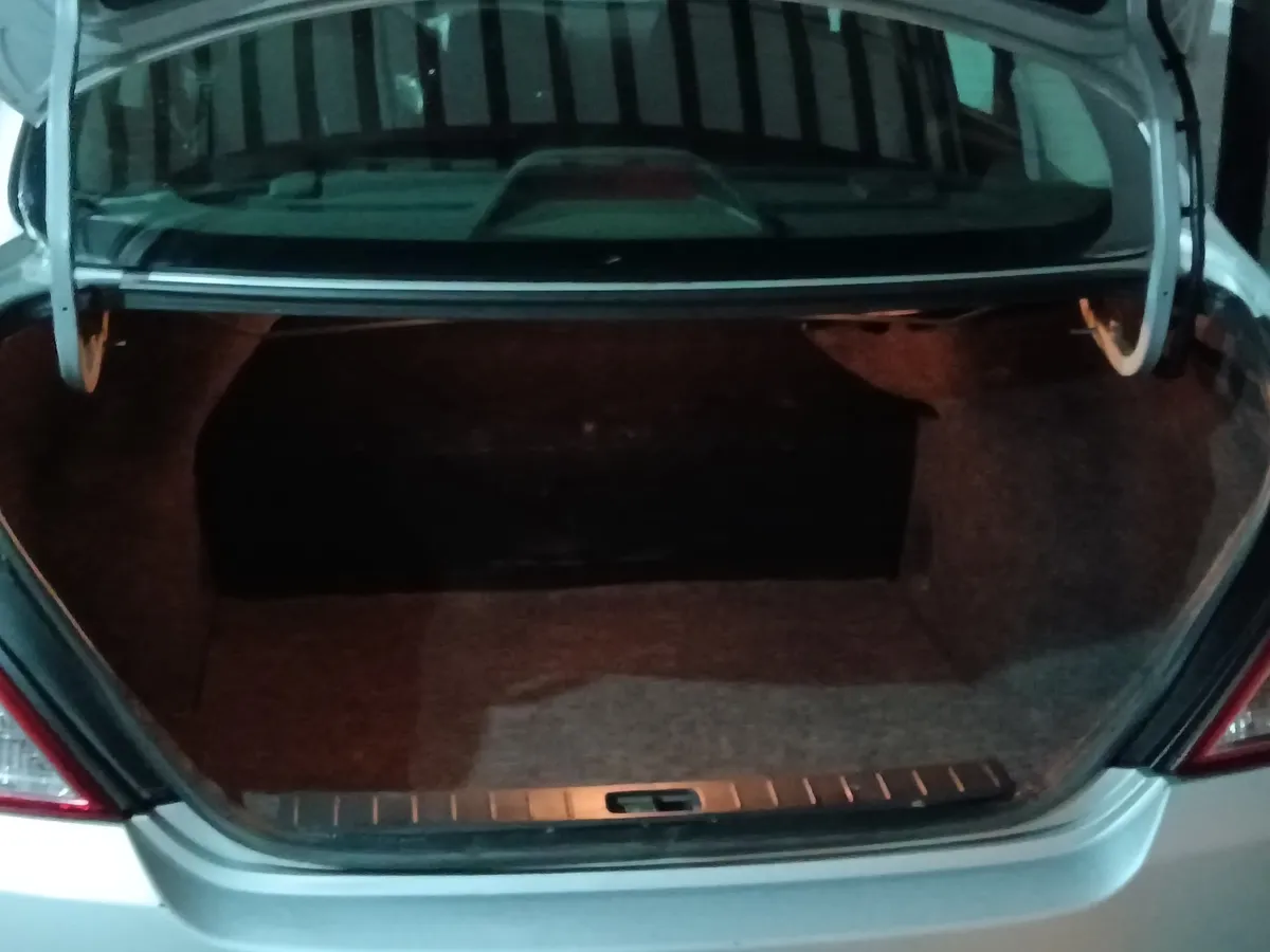 NISSAN VERSA 1.6 Sense Ac At 4x2 año 2015