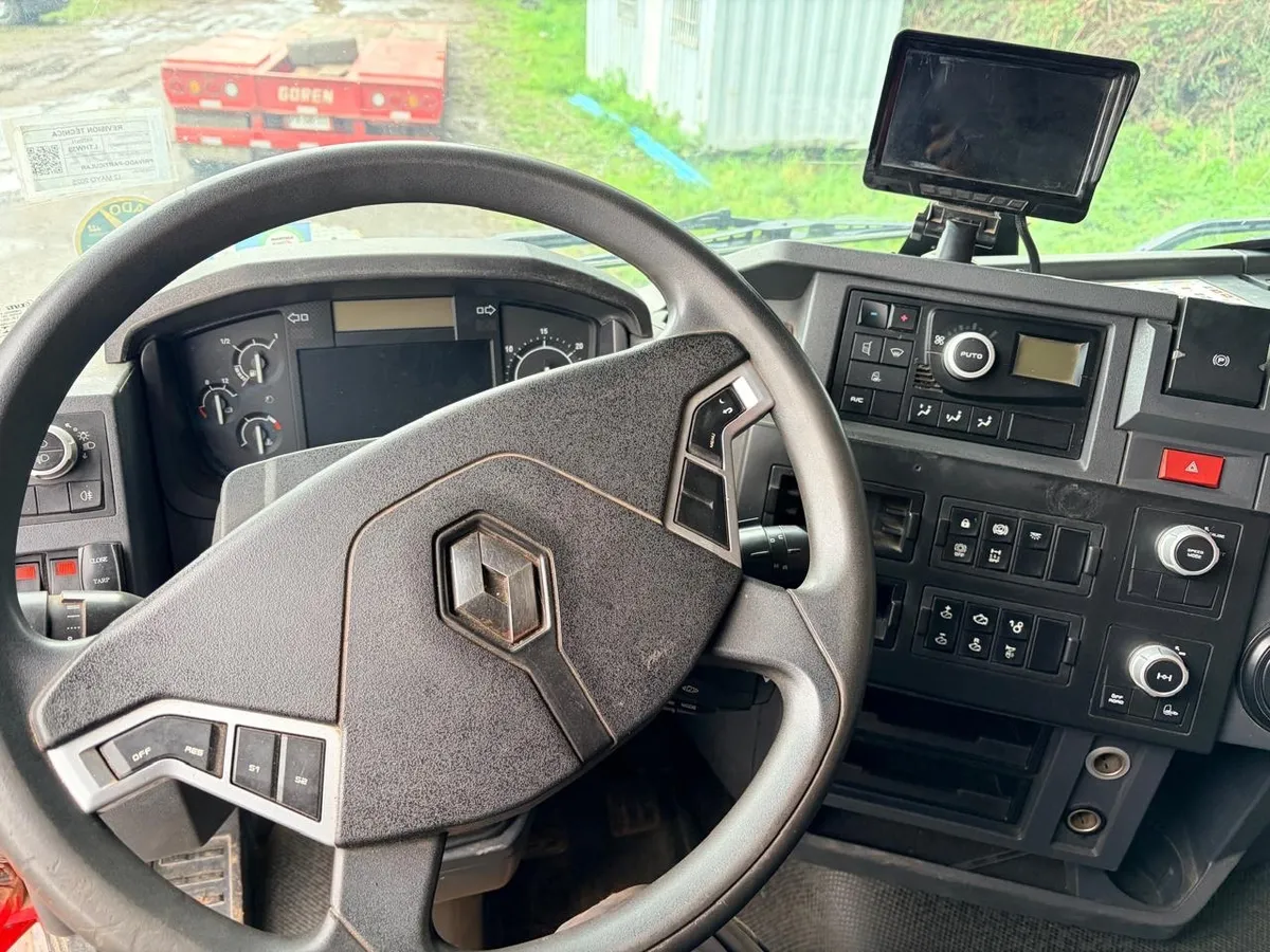 Renault K480 + PLUMA ING52.500C Otra año 2019