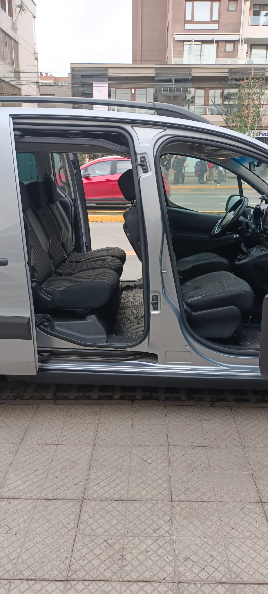 PEUGEOT TEPEE 1.6 Outdoor Allure 7p Mt Diesel año 2019
