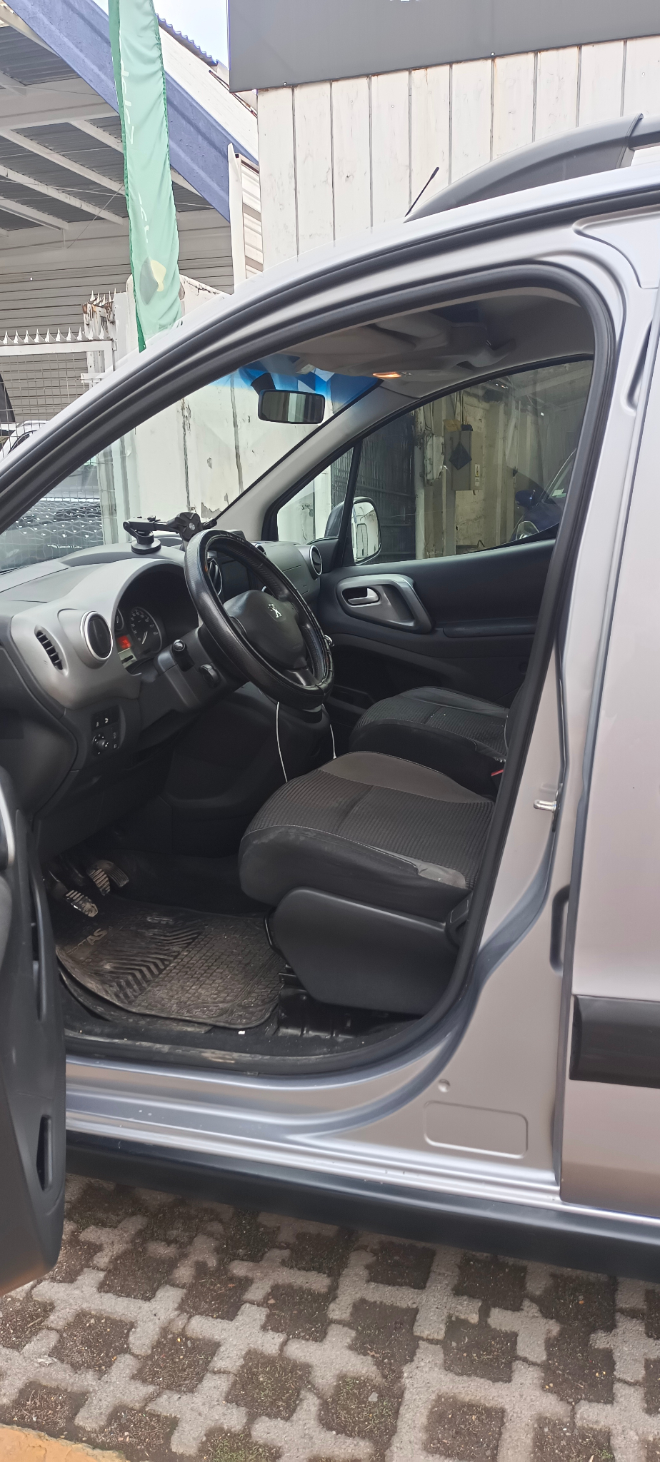 PEUGEOT TEPEE 1.6 Outdoor Allure 7p Mt Diesel año 2019