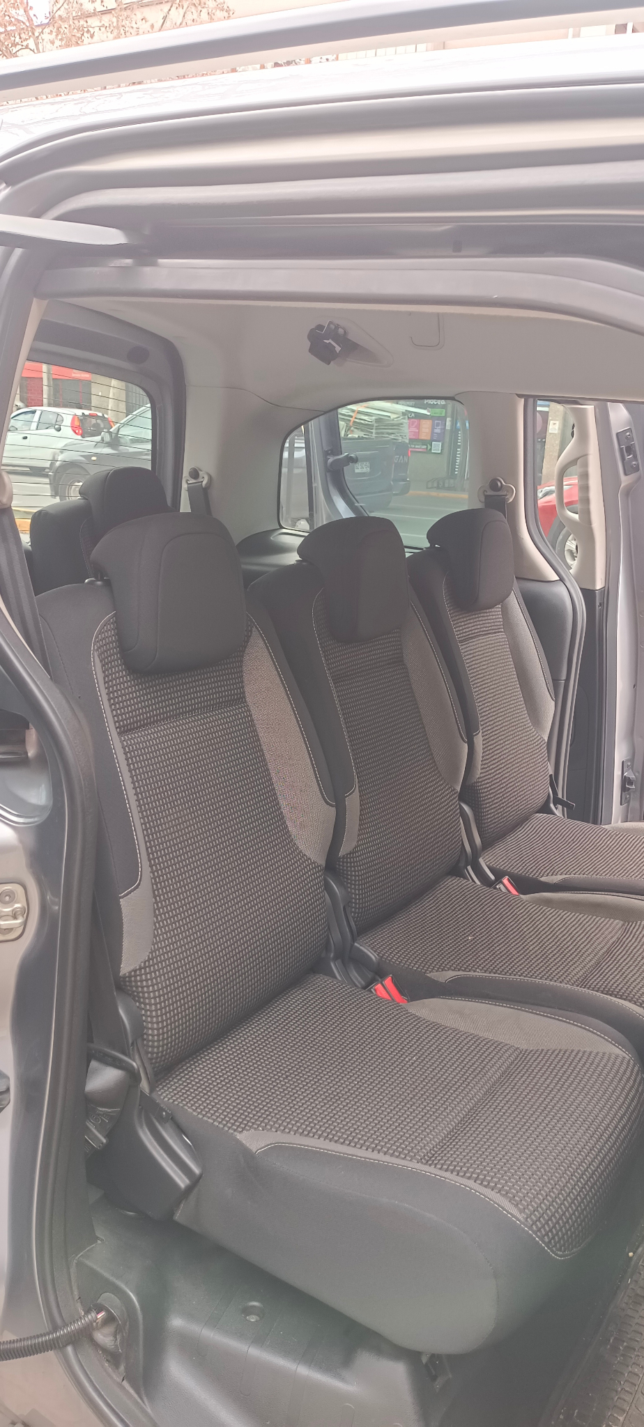 PEUGEOT TEPEE 1.6 Outdoor Allure 7p Mt Diesel año 2019