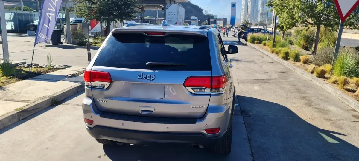 Jeep Grand Cherokee 3.6 Laredo V6 At 4x4 año 2017