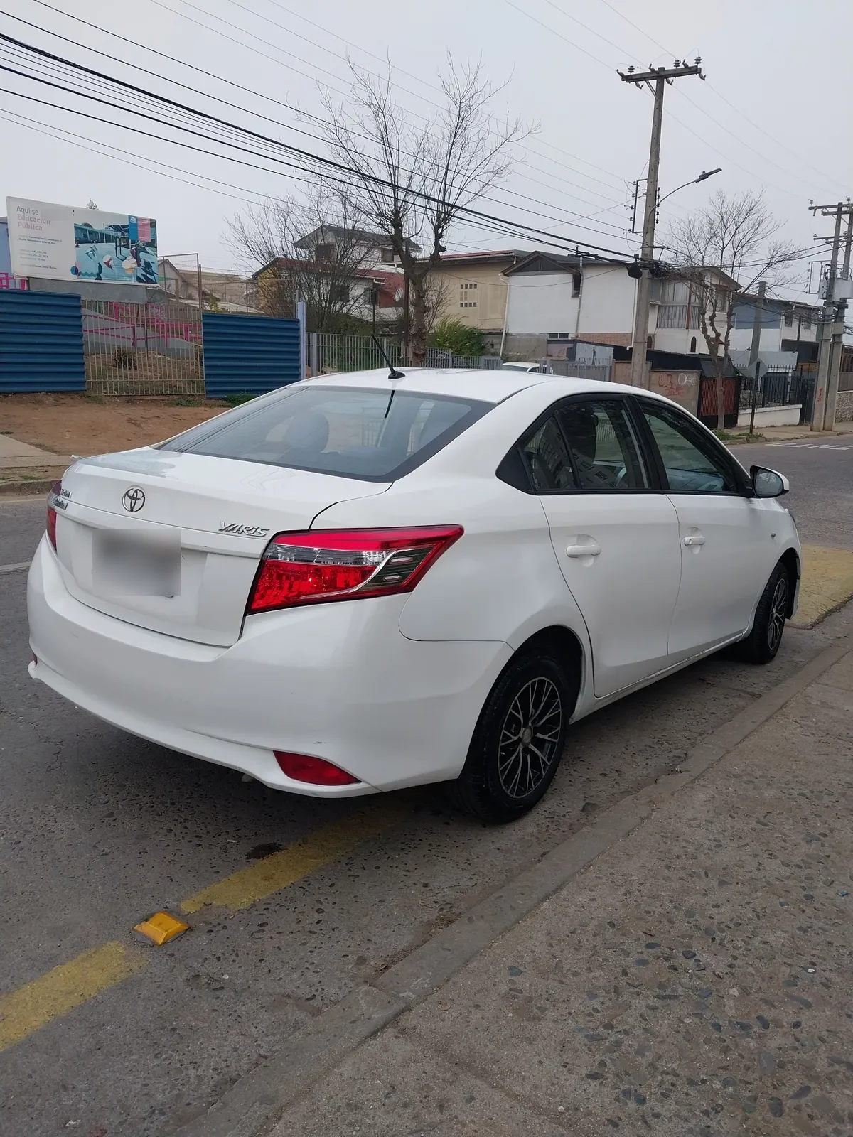 TOYOTA YARIS 1.5 Sedan Xli Mt año 2015