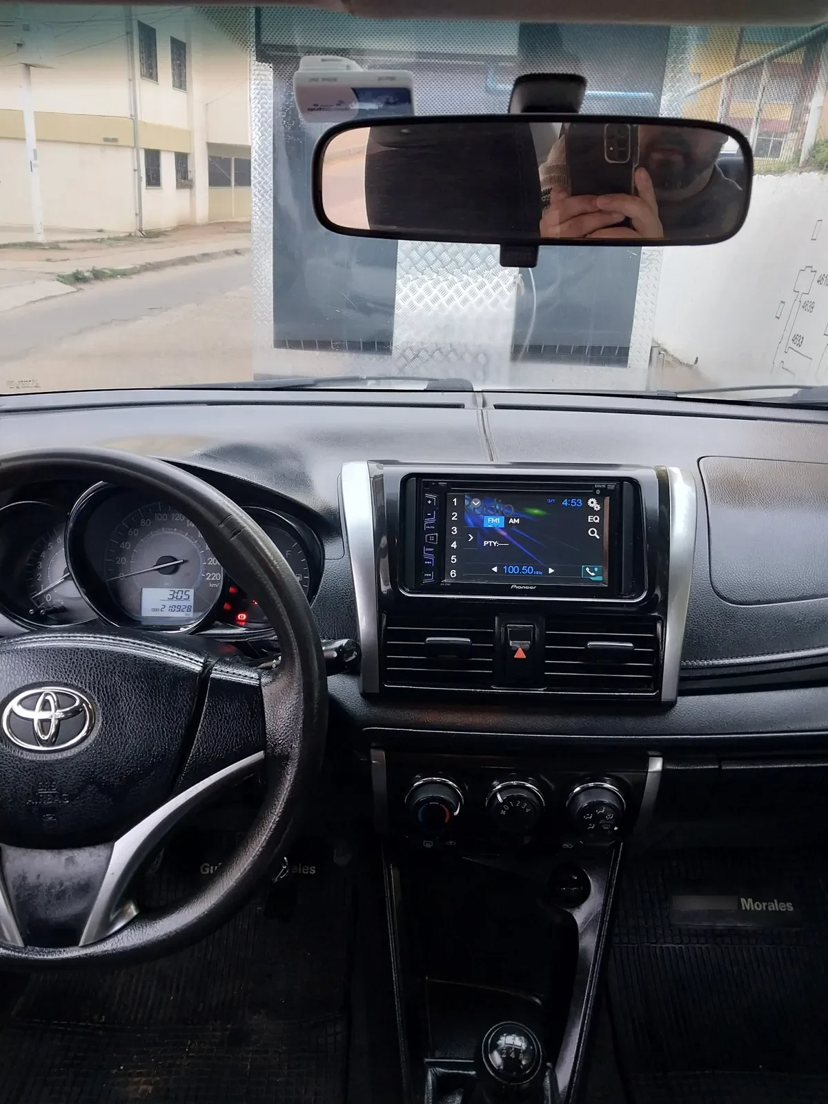 TOYOTA YARIS 1.5 Sedan Xli Mt año 2015