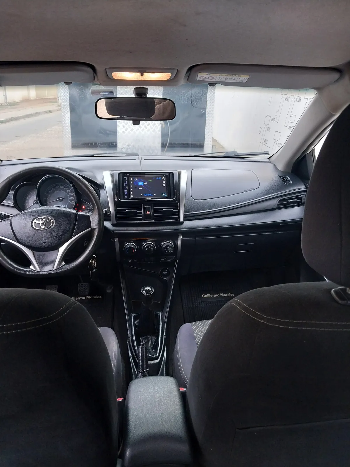 TOYOTA YARIS 1.5 Sedan Xli Mt año 2015
