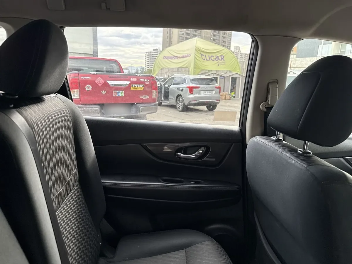 Nissan X-Trail 2.5 Sense 4x2 3row Cvt At 5p año 2021