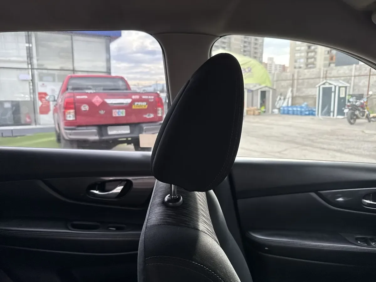 Nissan X-Trail 2.5 Sense 4x2 3row Cvt At 5p año 2021