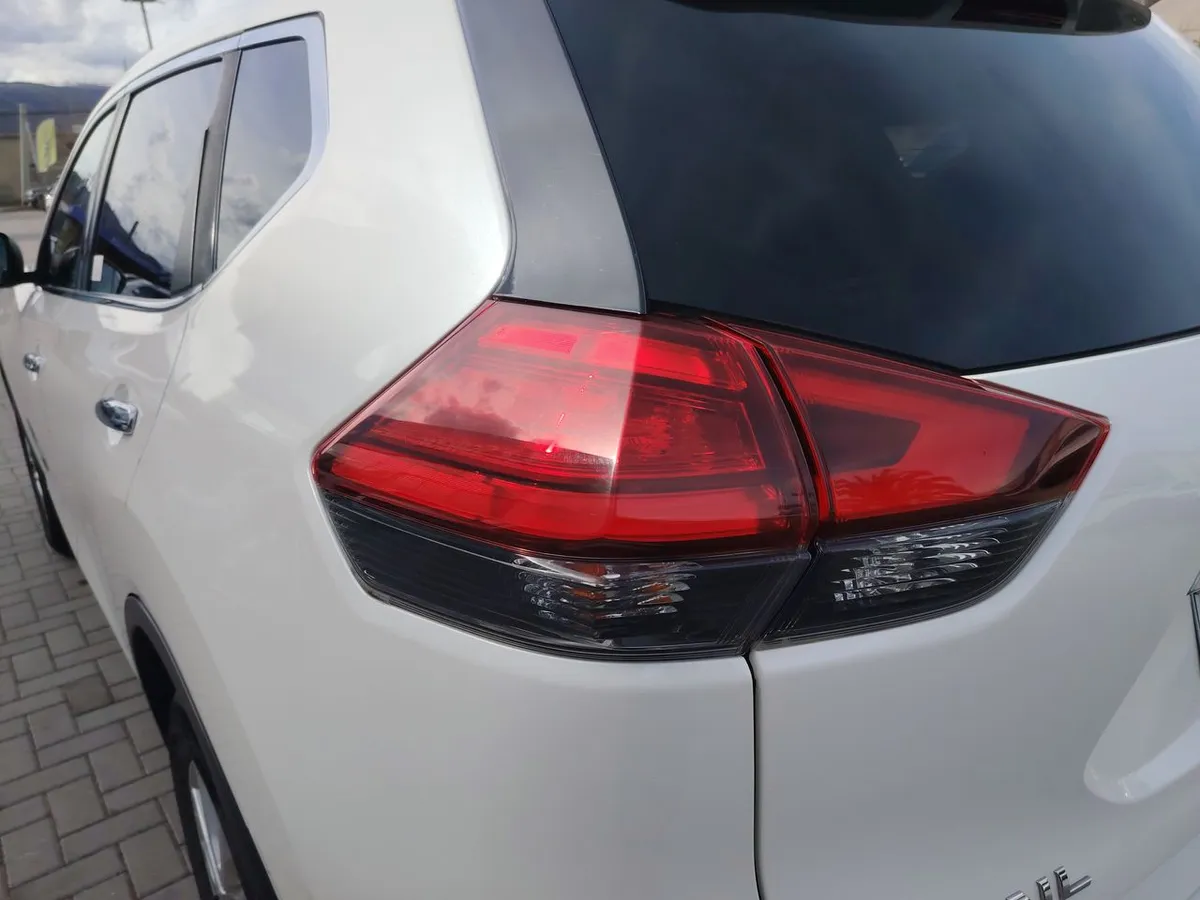 Nissan X-Trail 2.5 Sense Mc 4x2 3row Cvt At 5p año 2021