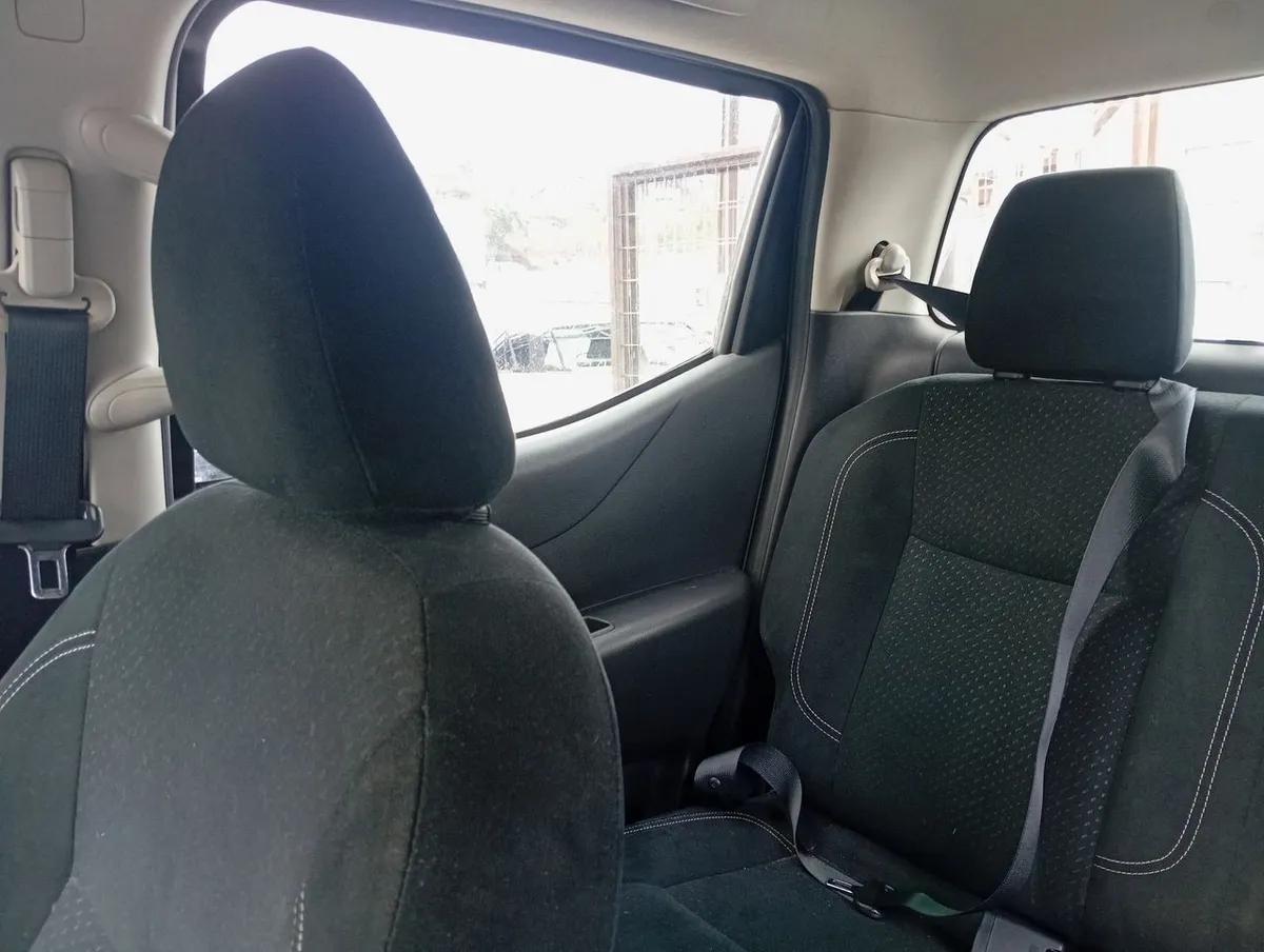 Nissan Np300 2.5 S Dob. Cab. Mt 4p año 2018