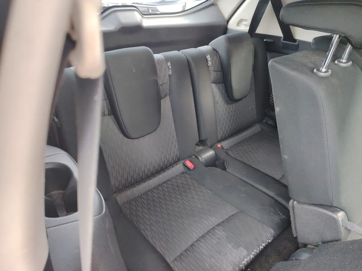 Nissan X-Trail 2.5 Sense Mc 4x2 3row Cvt At 5p año 2021