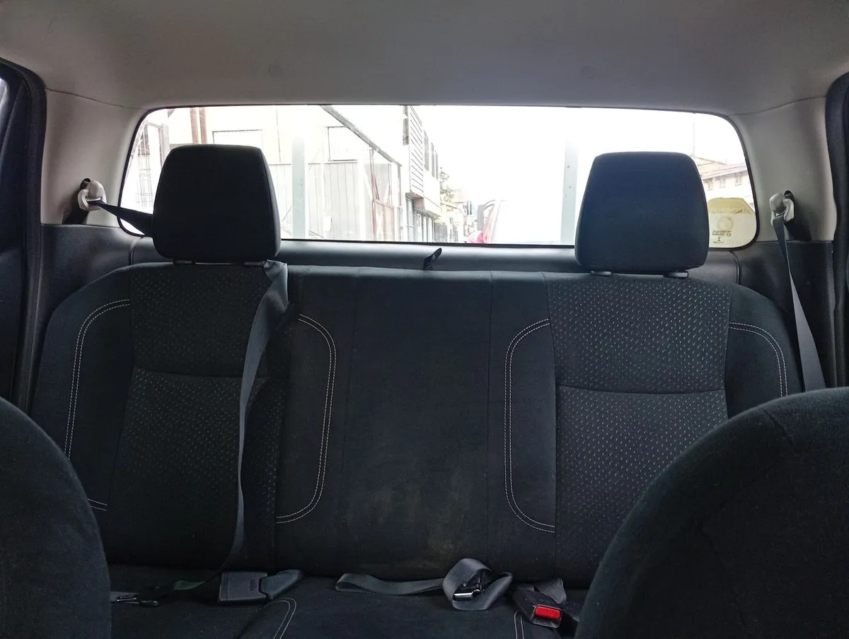 Nissan Np300 2.5 S Dob. Cab. Mt 4p año 2018