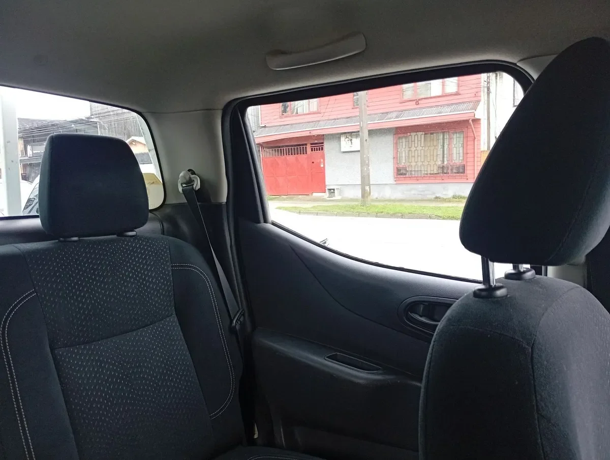 Nissan Np300 2.5 S Dob. Cab. Mt 4p año 2018
