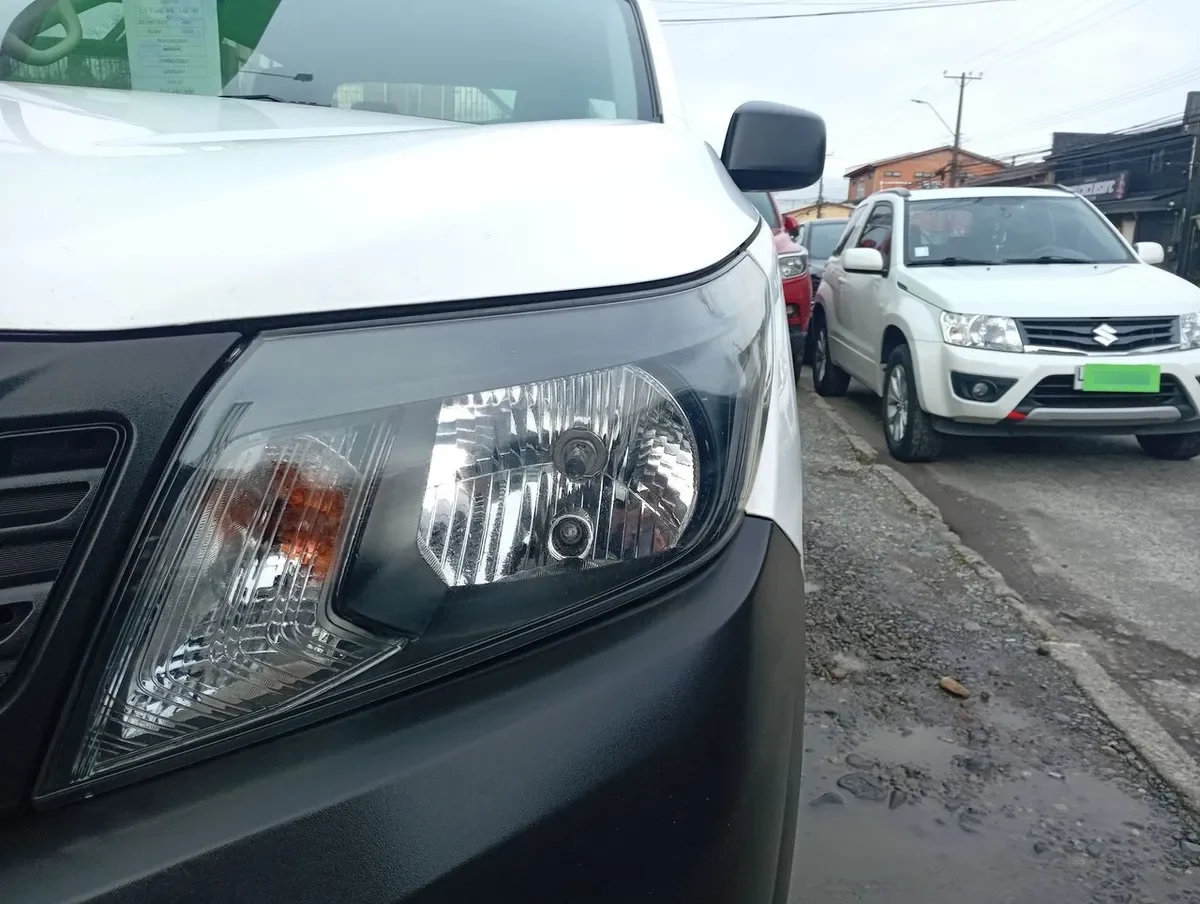 Nissan Np300 2.5 S Dob. Cab. Mt 4p año 2018