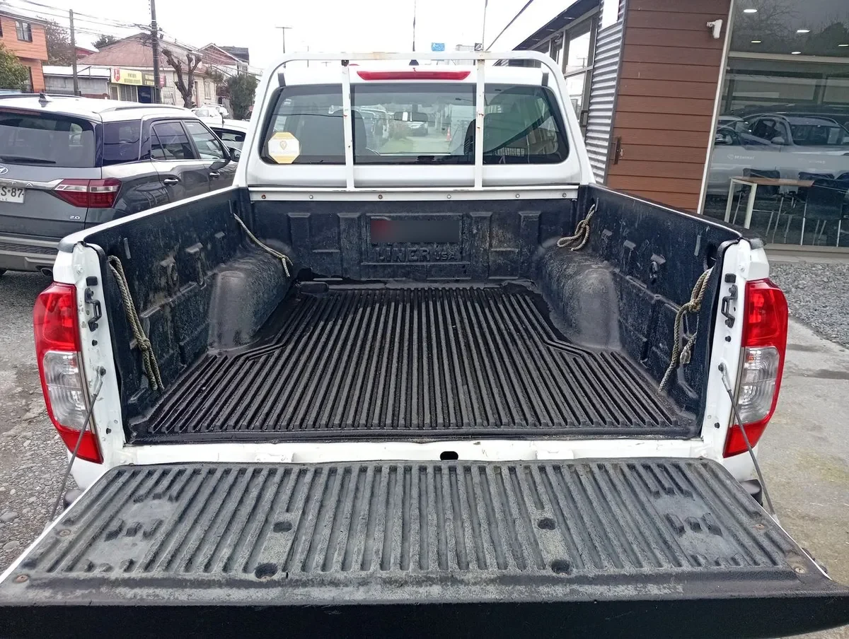 Nissan Np300 2.5 S Dob. Cab. Mt 4p año 2018