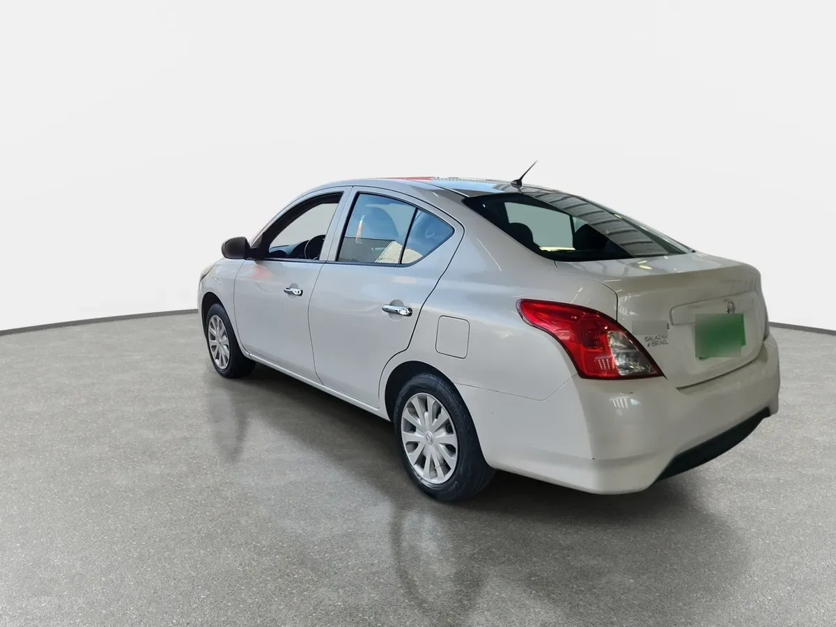 Nissan Versa 1.6 Sense 4x2 Mt 4p año 2021