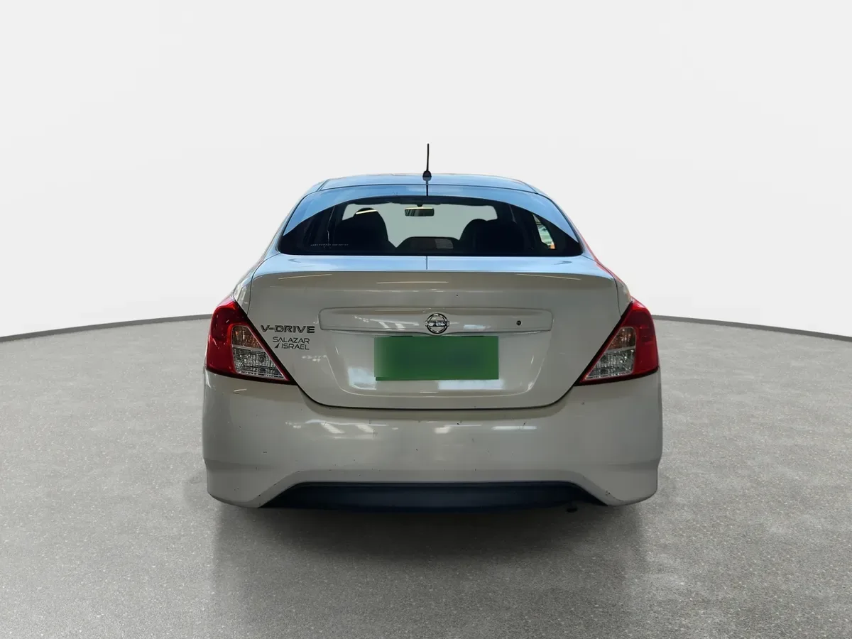 Nissan Versa 1.6 Sense 4x2 Mt 4p año 2021