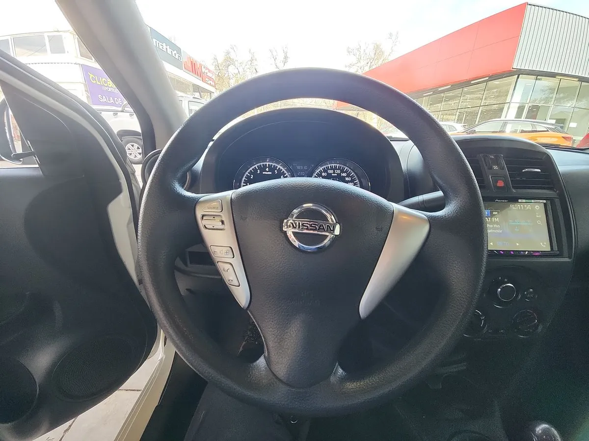 Nissan Versa 1.6 Sense 4x2 Mt 4p año 2021