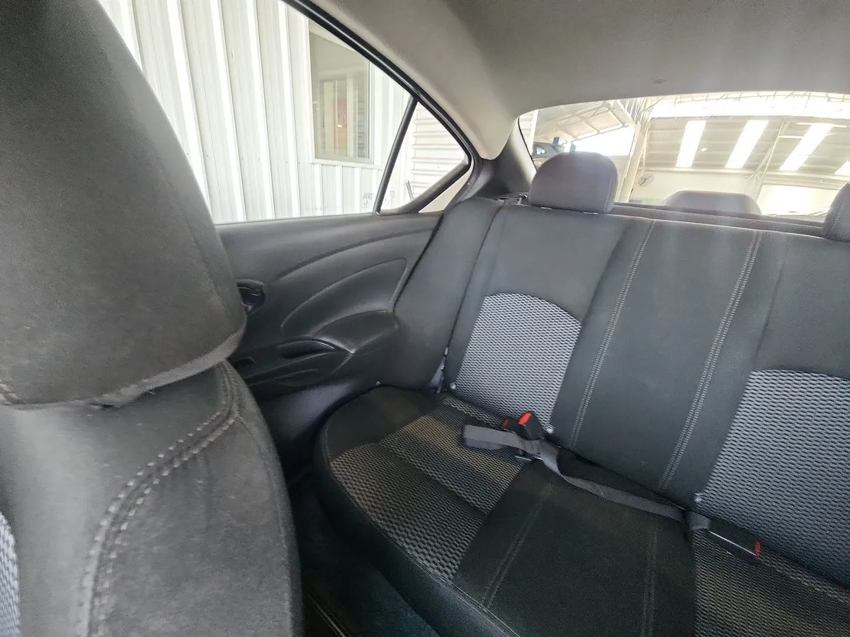 Nissan Versa 1.6 Sense 4x2 Mt 4p año 2021