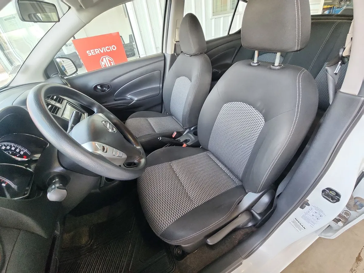 Nissan Versa 1.6 Sense 4x2 Mt 4p año 2021