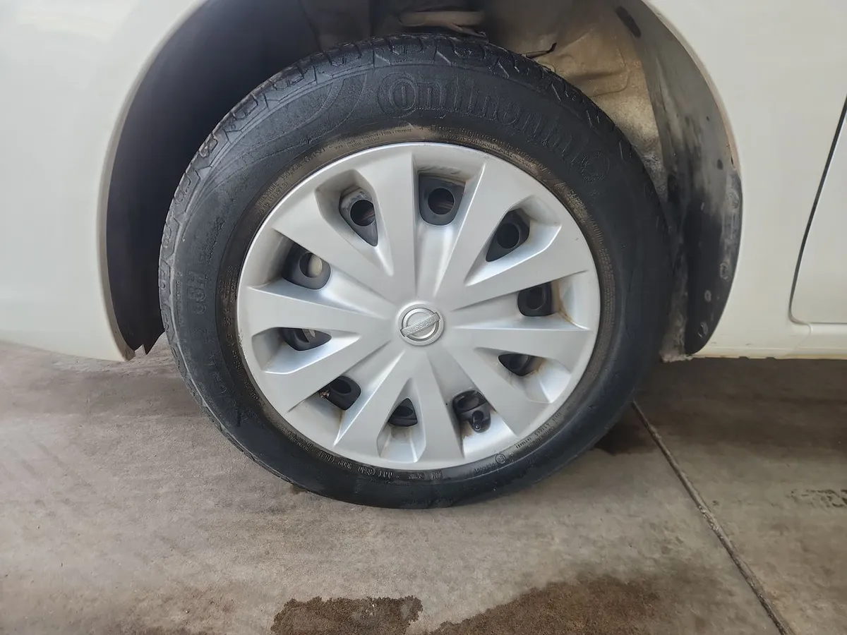 Nissan Versa 1.6 Sense 4x2 Mt 4p año 2021