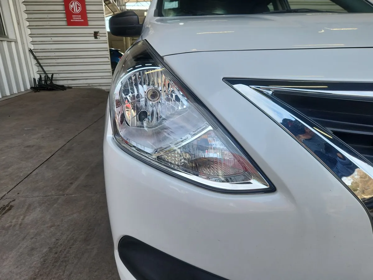 Nissan Versa 1.6 Sense 4x2 Mt 4p año 2021