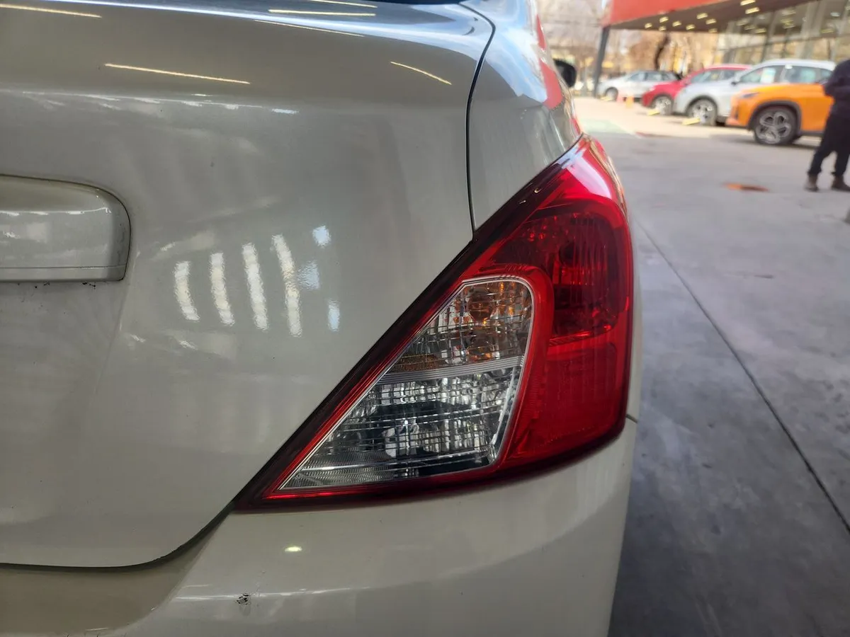 Nissan Versa 1.6 Sense 4x2 Mt 4p año 2021