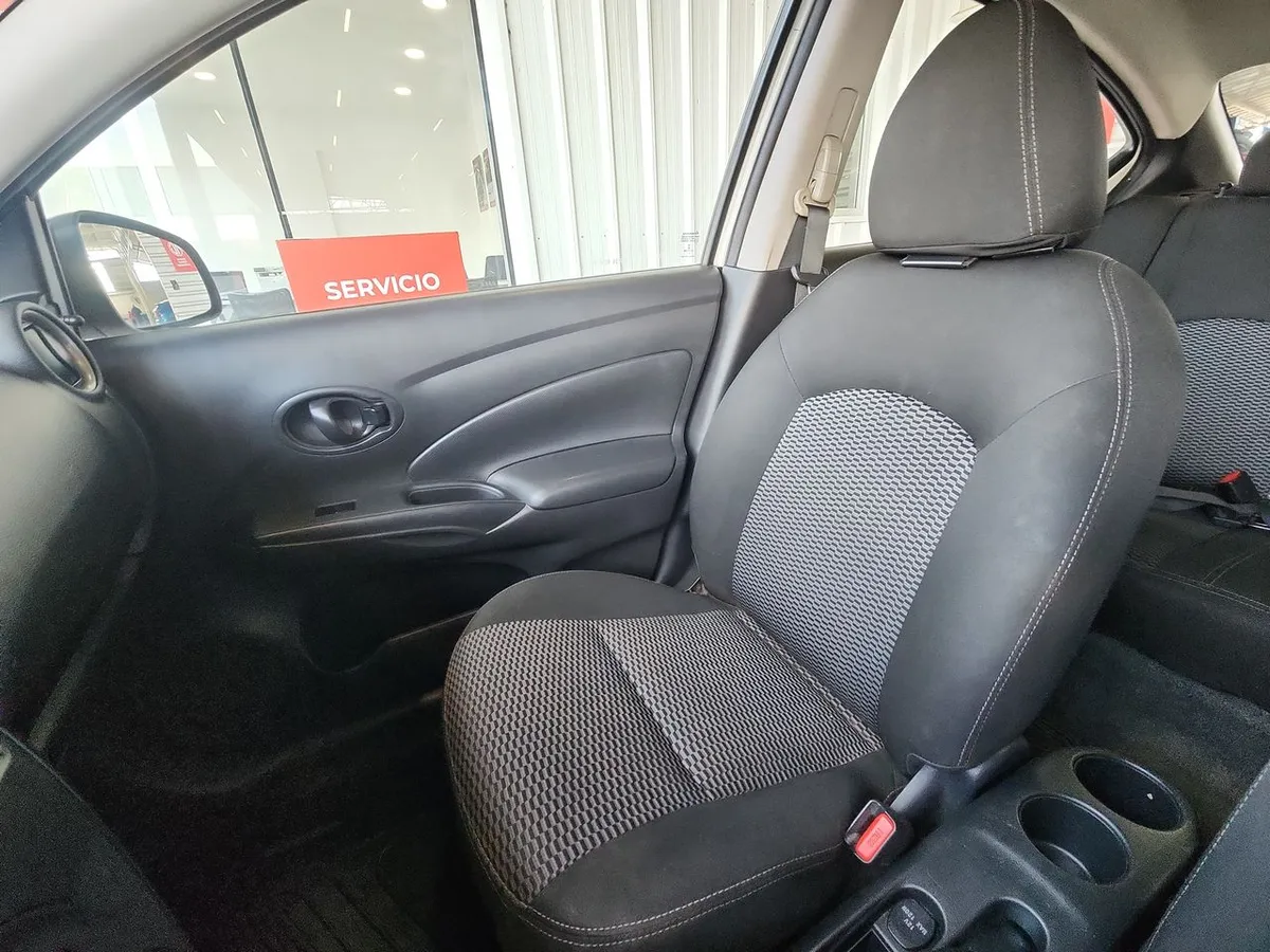 Nissan Versa 1.6 Sense 4x2 Mt 4p año 2021