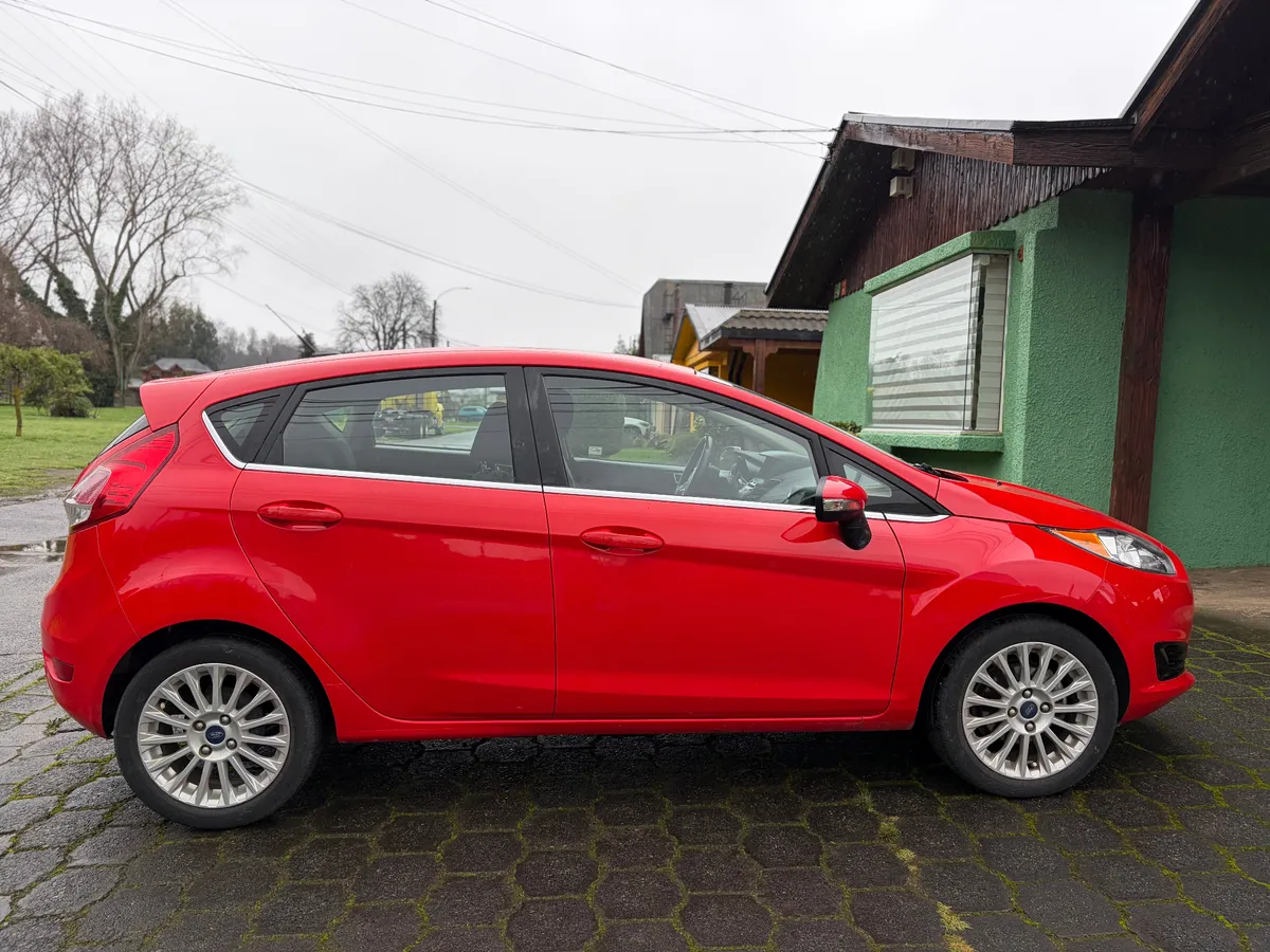Ford Fiesta 1.6 Se 4p Mt año 2016