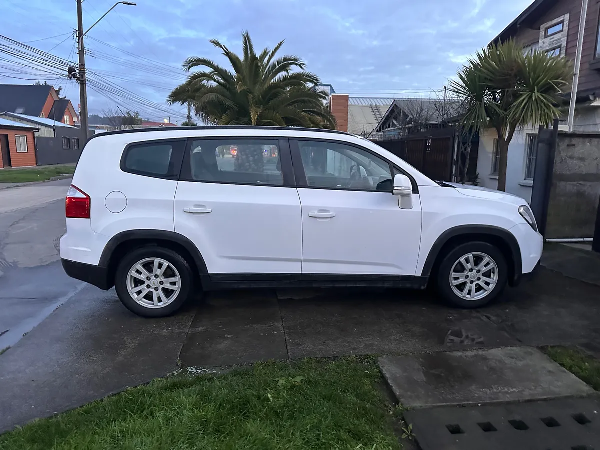 CHEVROLET ORLANDO 2.0 Dsl Ls 6mt año 2017