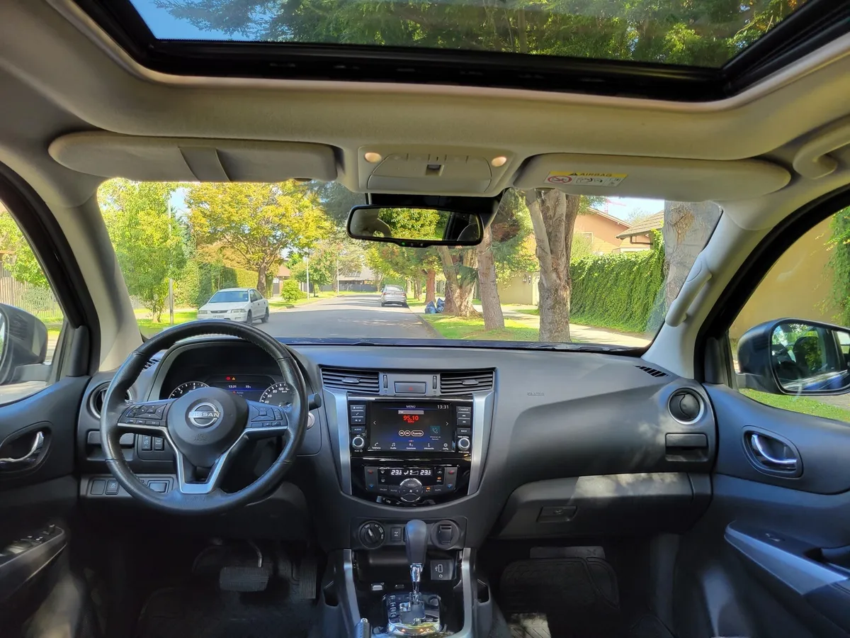 NISSAN NAVARA 2.3 Dc Platinum At 4x4 Diesel año 2024