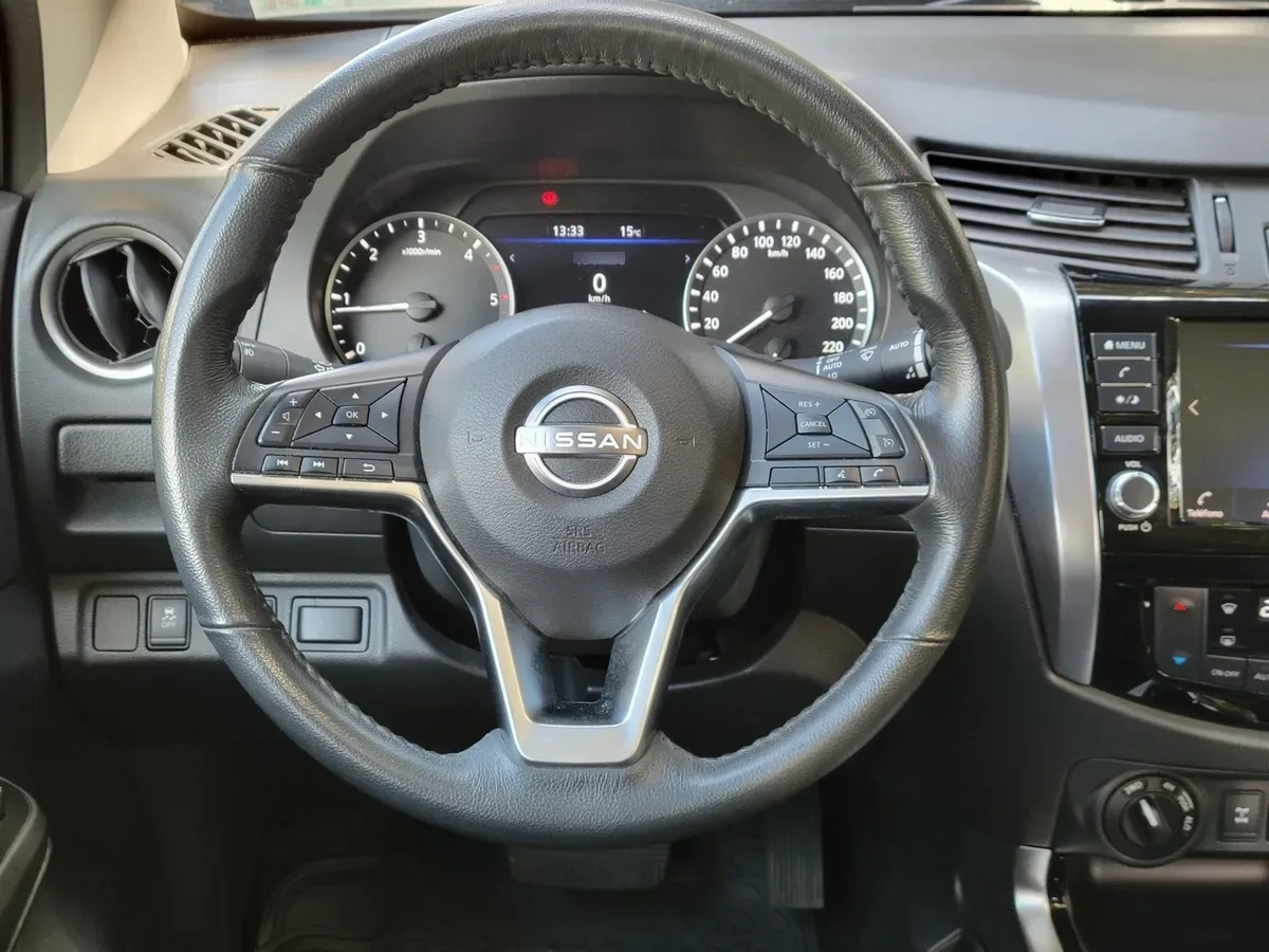 NISSAN NAVARA 2.3 Dc Platinum At 4x4 Diesel año 2024