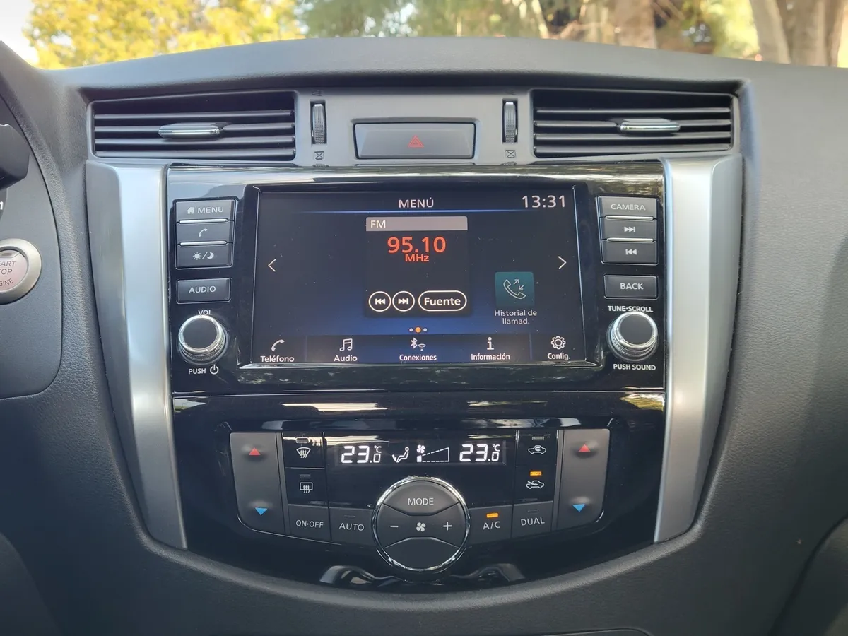 NISSAN NAVARA 2.3 Dc Platinum At 4x4 Diesel año 2024