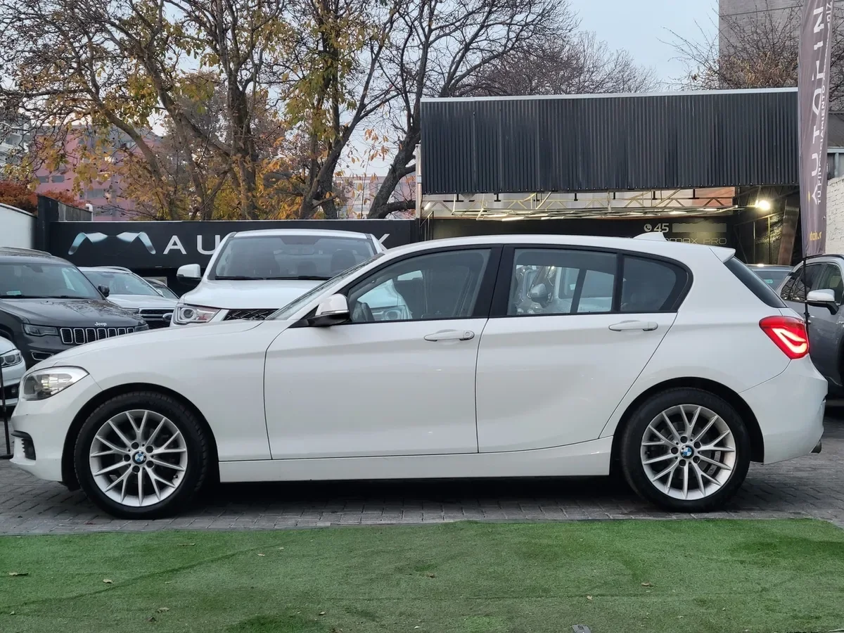 BMW 118 1.5 I 5 Puertas Lci At año 2017