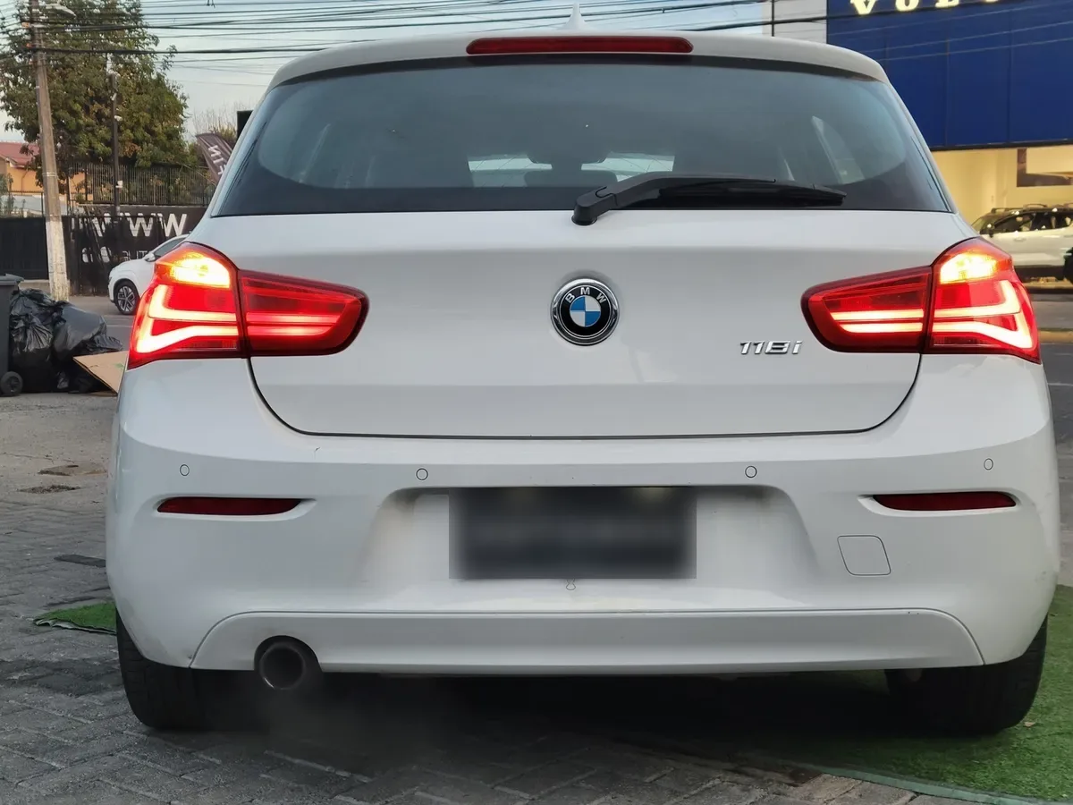 BMW 118 1.5 I 5 Puertas Lci At año 2017