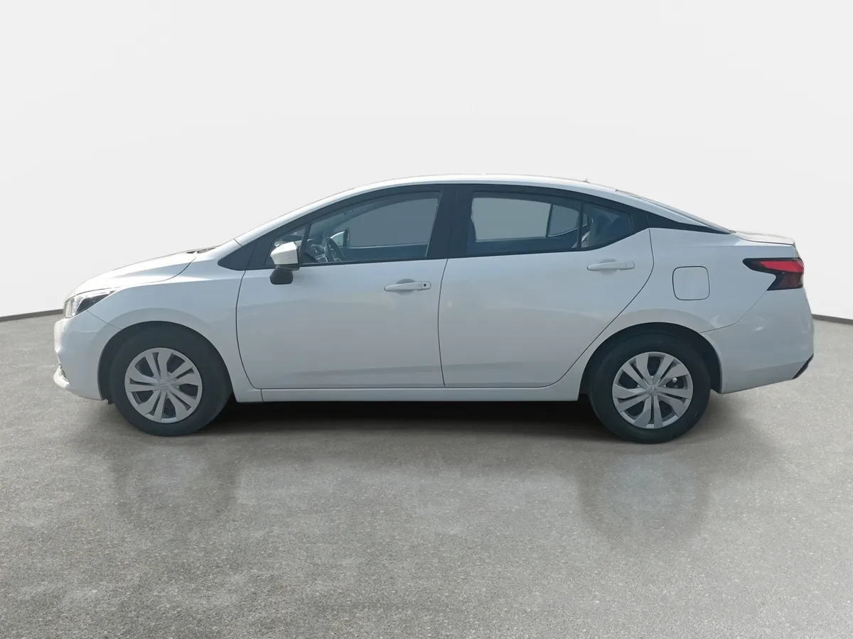 Nissan Versa 1.6 Sense 4x2 Cvt At 4p año 2022